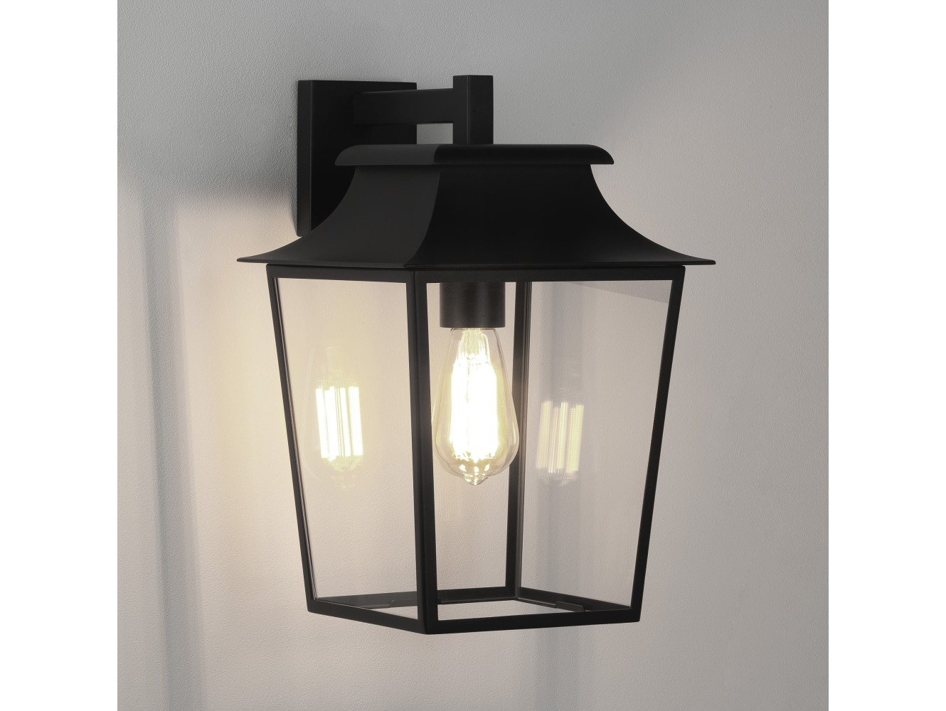 Astro Aplique de exterior Richmond Wall Lantern 254