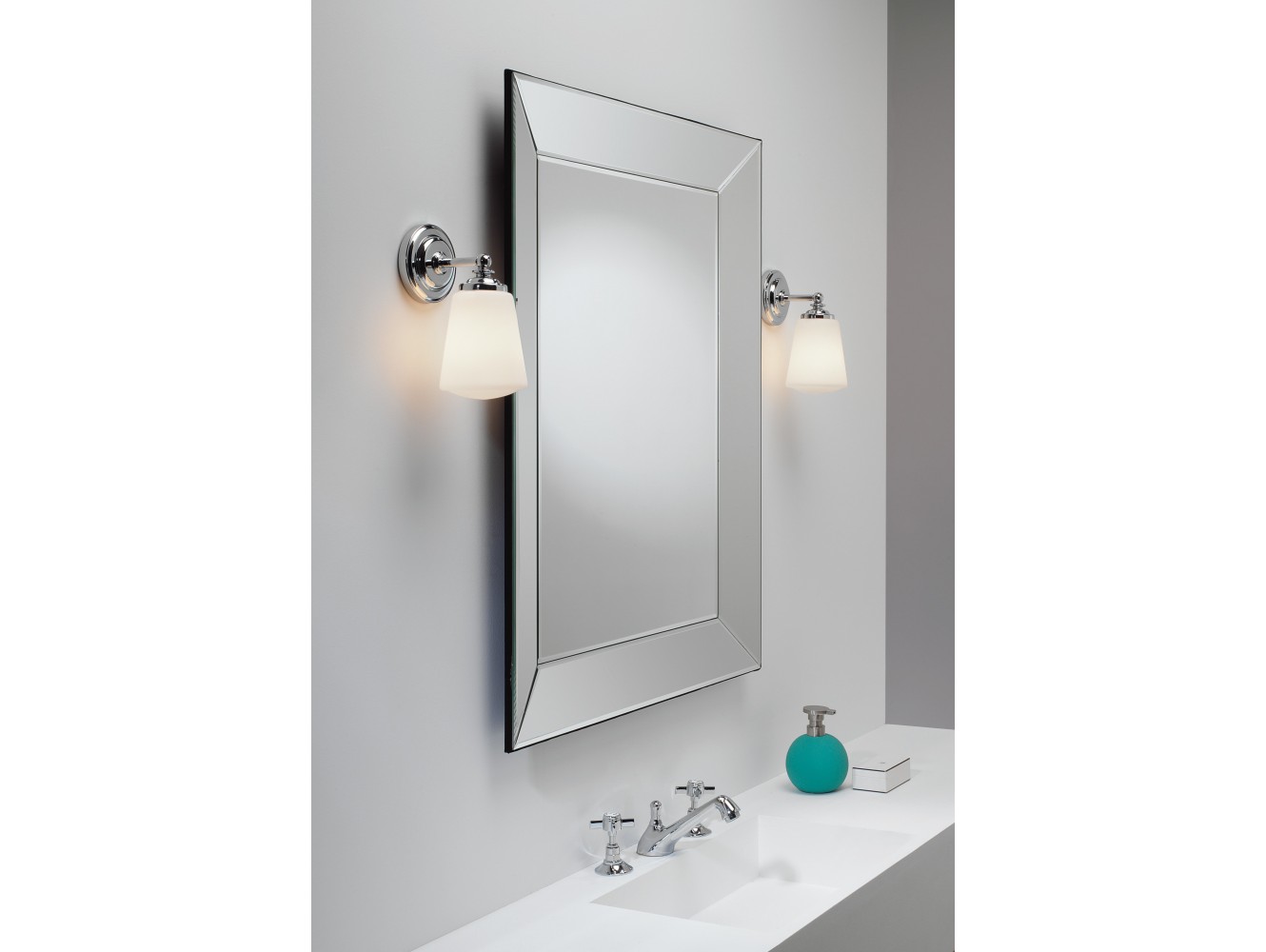 Astro Aplique de Pared Anton