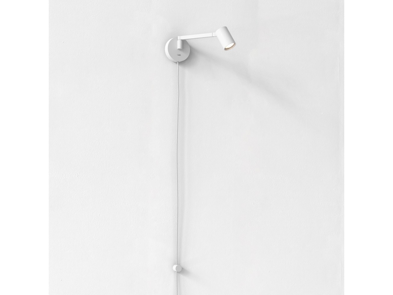 Astro Aplique de Pared Ascoli Swing Plug In