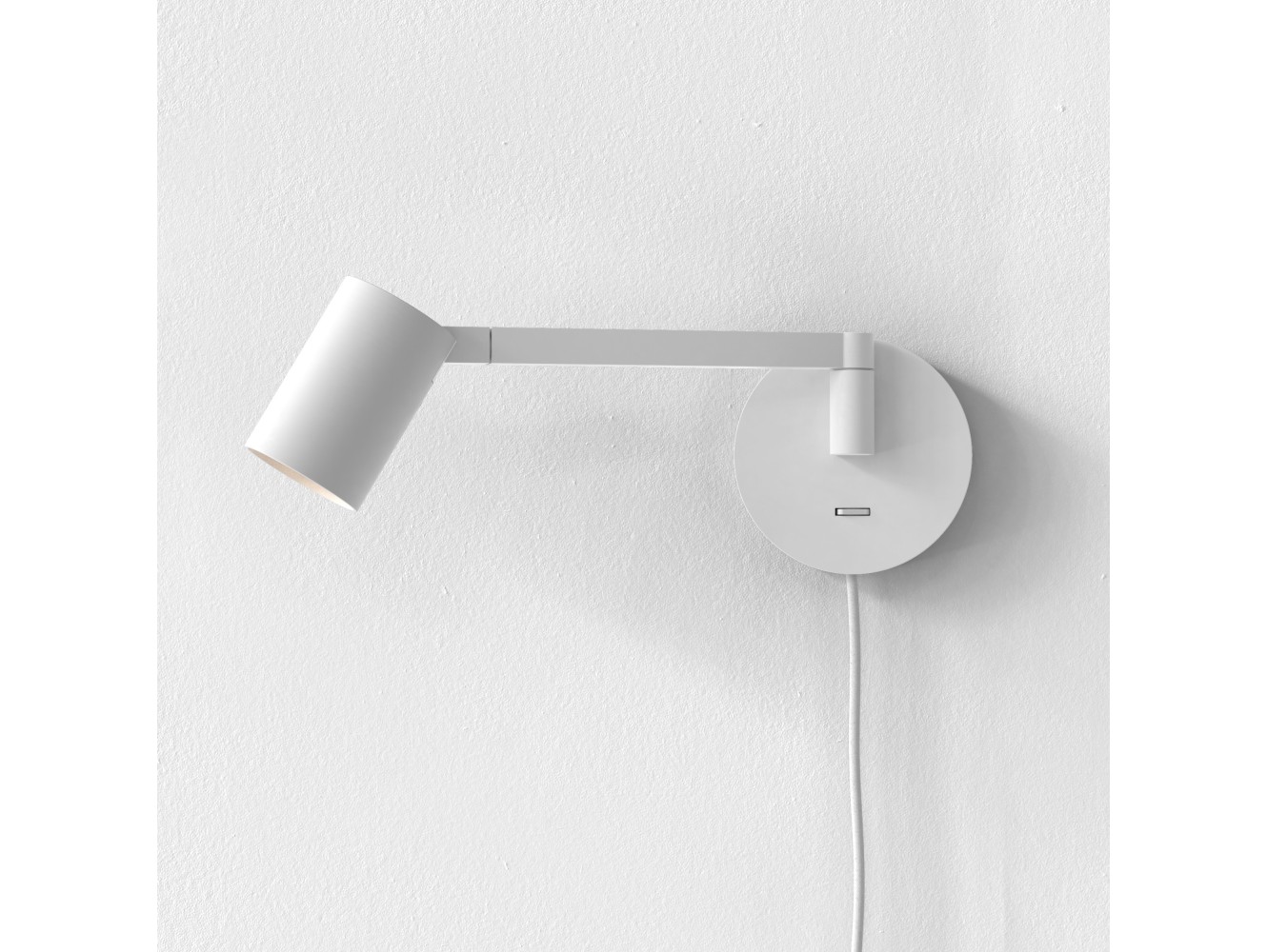 Astro Aplique de Pared Ascoli Swing Plug In