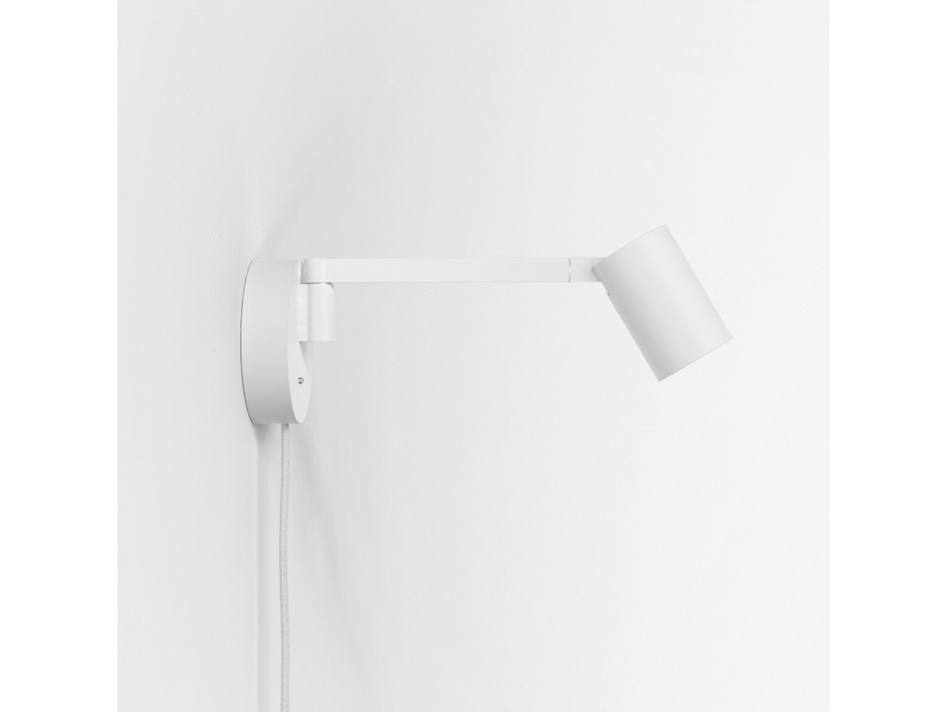 Astro Aplique de Pared Ascoli Swing Plug In