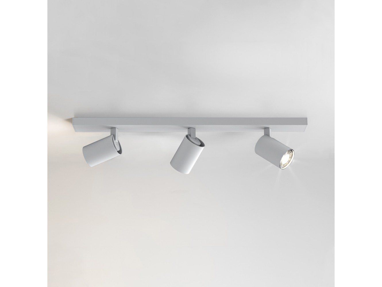 Astro Aplique de Pared Ascoli Triple Bar