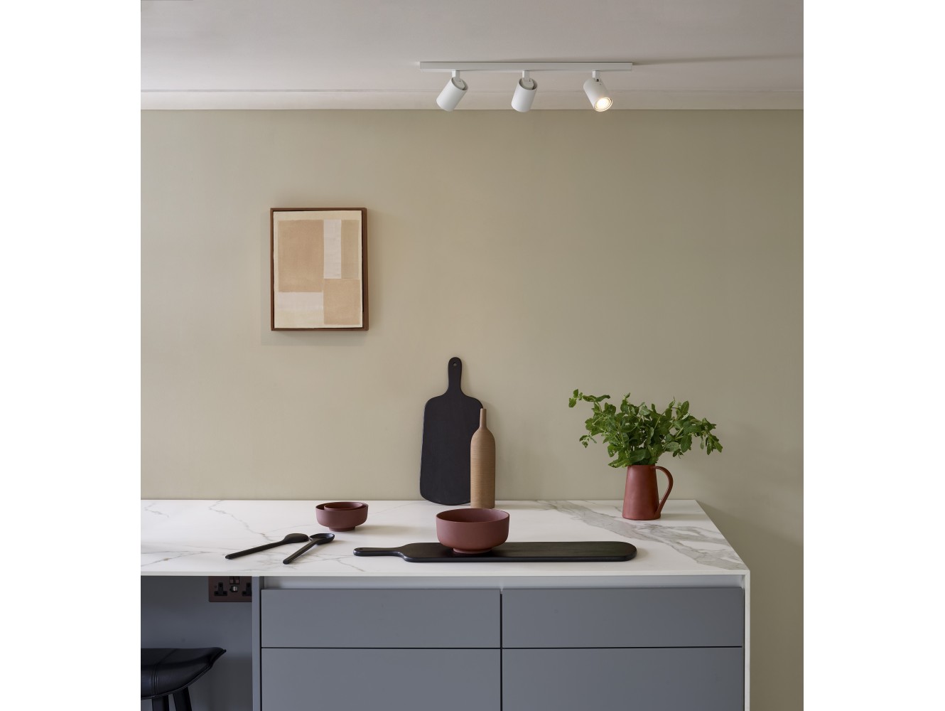 Astro Aplique de Pared Ascoli Triple Bar