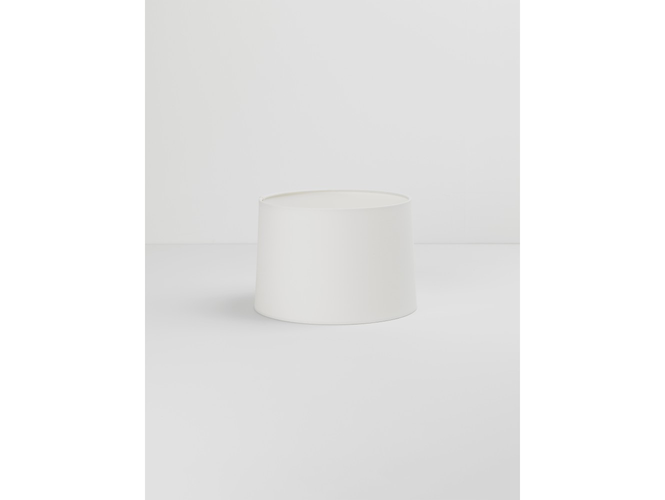 Astro Pantalla Tapered Round 215