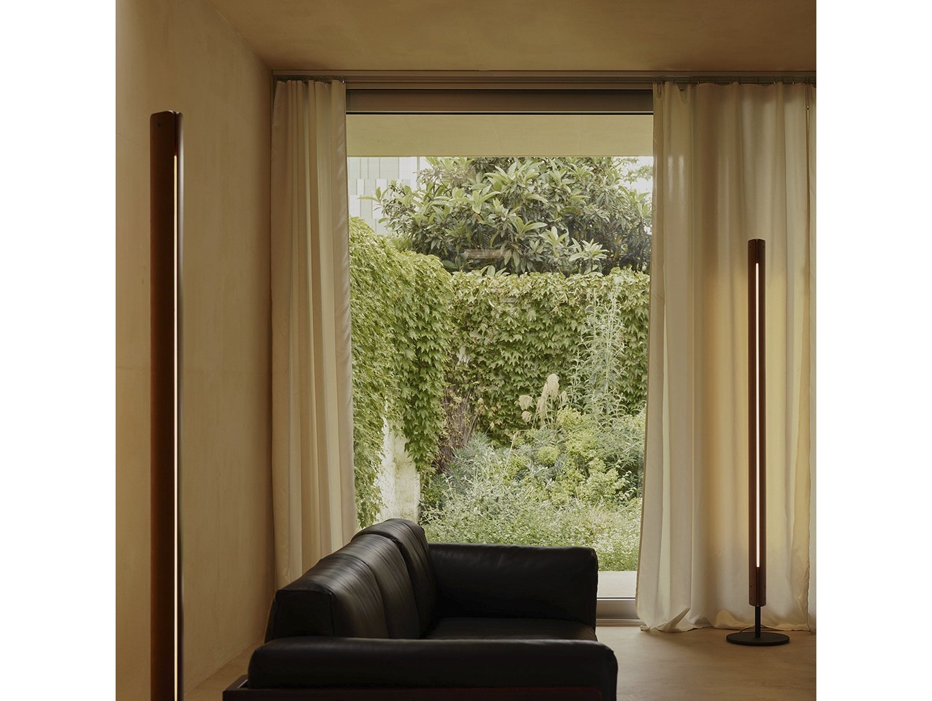 Flos Seki-Han Floor – Lámpara de pie de diseño con madera y luz LED regulable