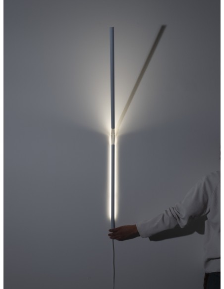 Measure Light Ingo Maurer — El aplique que convierte una cinta métrica en arte luminoso