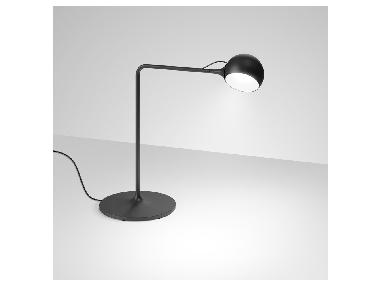 Artemide Ixa Lámpara de sobremesa