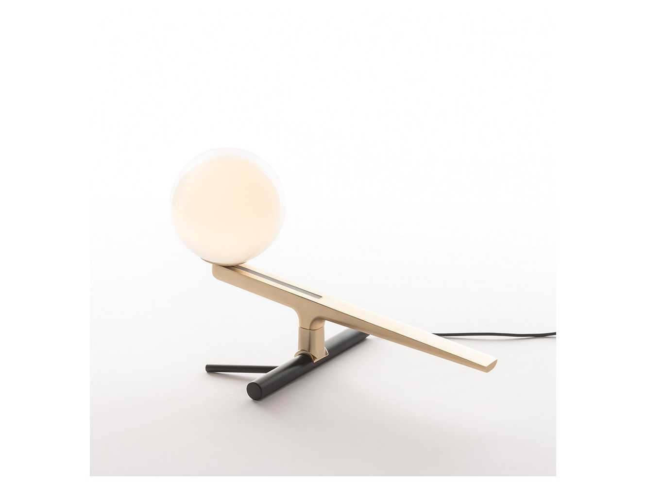 Artemide Yanzi Lámpara de sobremesa