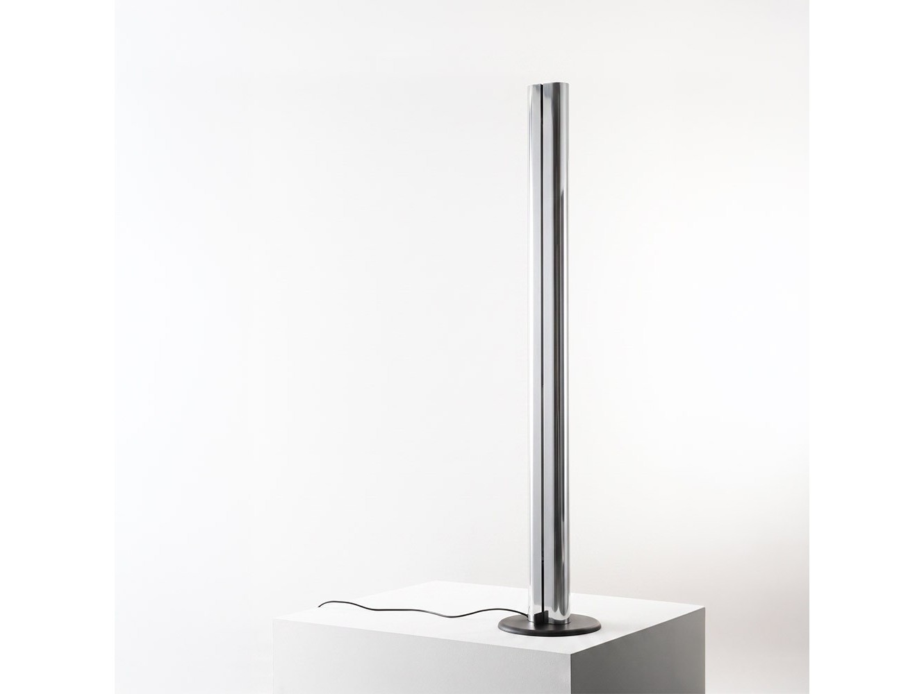 Artemide Megaron Lámpara de pie