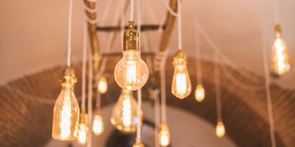 Iluminación para locales comerciales: cómo aumentar ventas con luz profesional